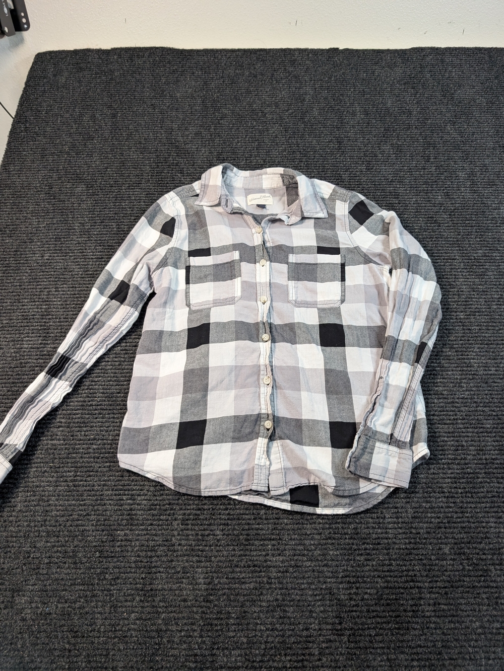 Universal Thread Black & White Buffalo Plaid Flannel Shirt